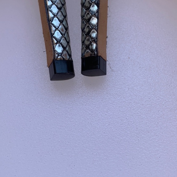 Alexandre Birman X Bergdorf G - Picture 13 of 14